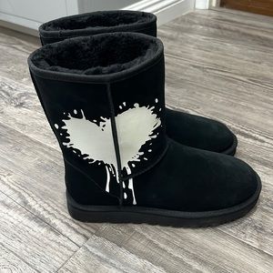 New UGG Black Classic Short Graphic Boots
